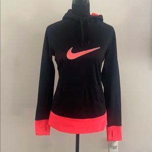 Nike Women’s Thermafit Hoodie Size M